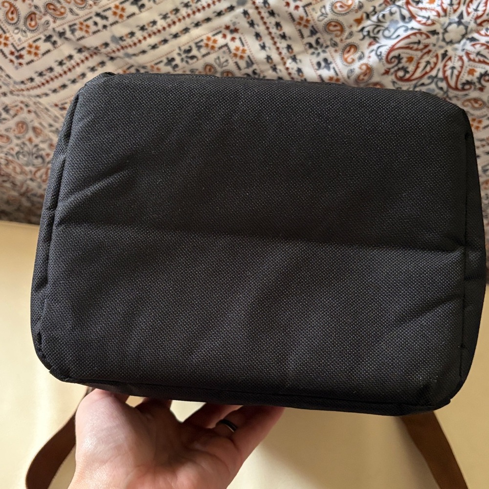 Momcozy Baby Bottle/Cooler Bag - Picture 6 of 9